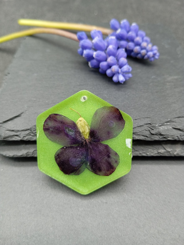 Pendentif hexagone viola vert